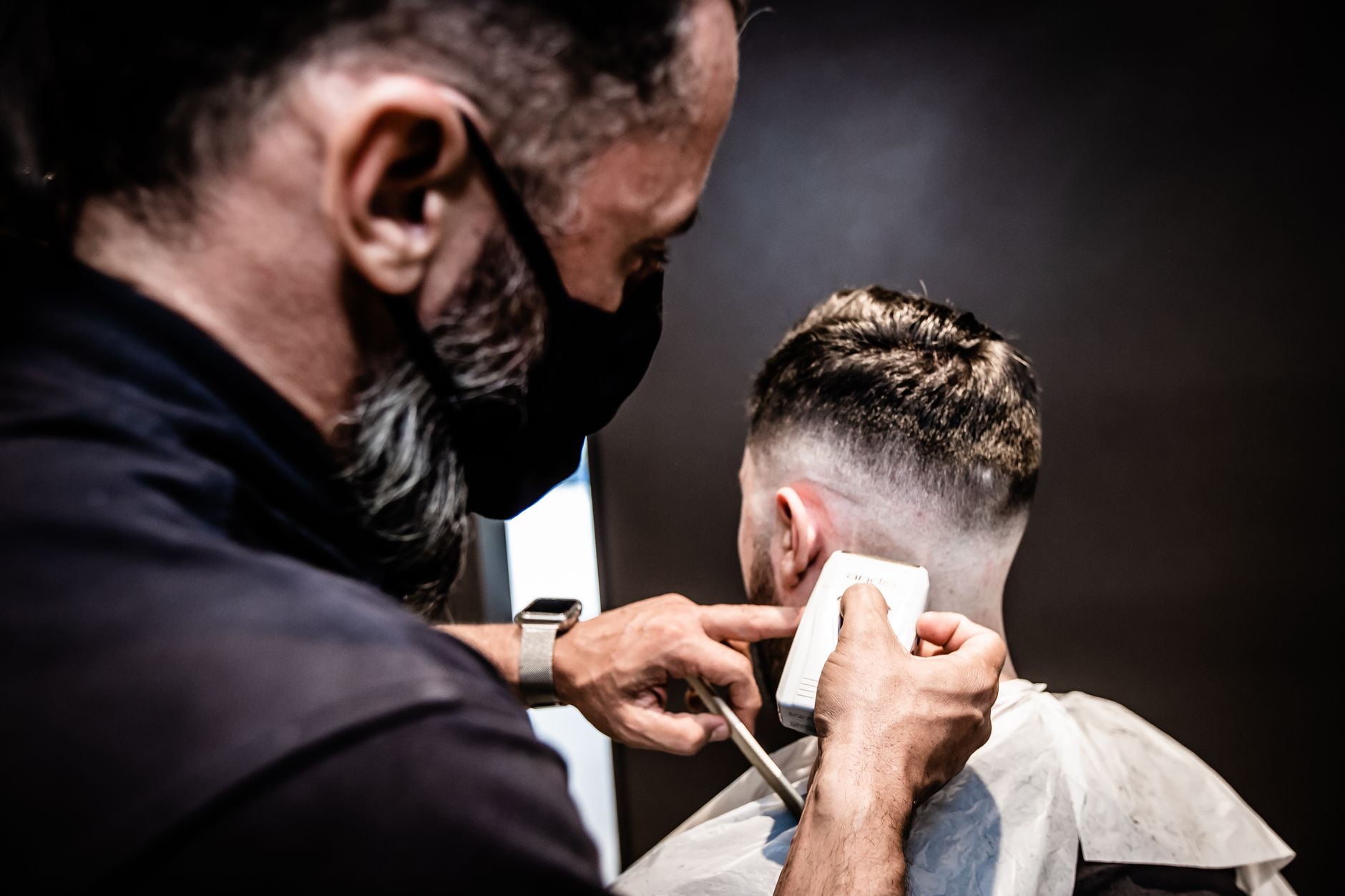 Burst fade, taper, french crop : le lexique capillaire pour parents largués