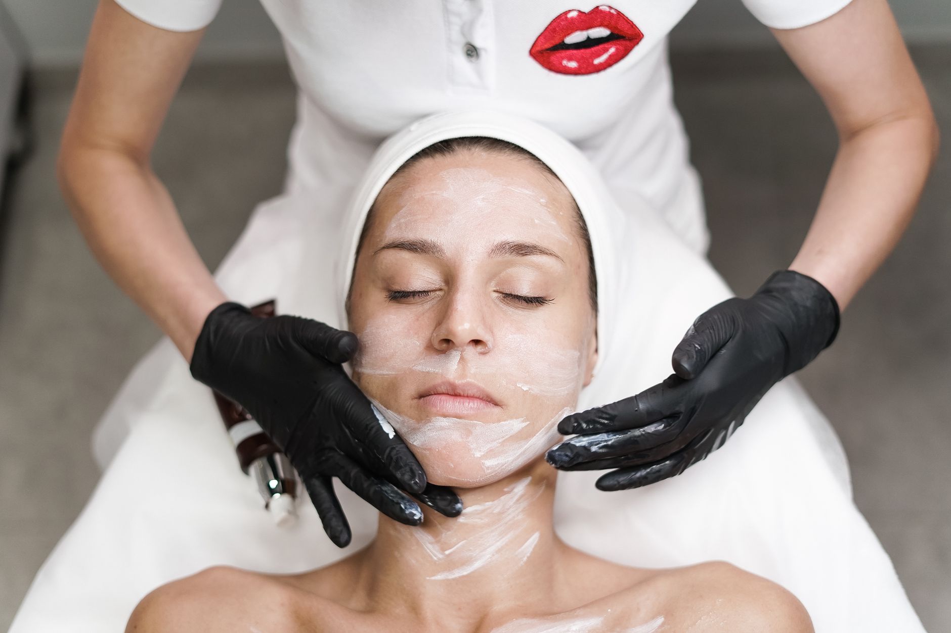 Pourquoi le microneedling a envahi TikTok