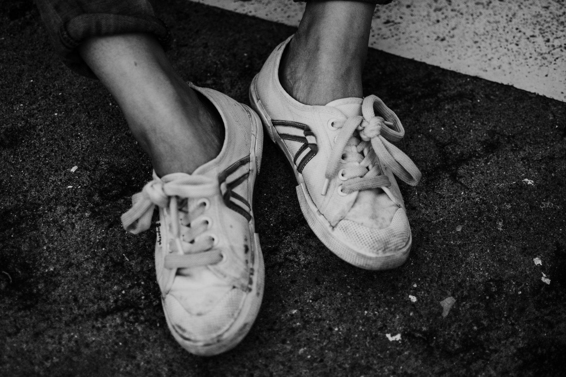 Les sneakers blanches sont mortes, vive les sneakers sales