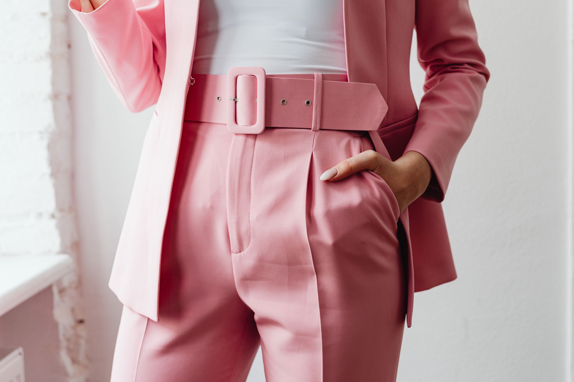 Le tailleur-pantalon : comment le choisir sans ressembler à sa RH